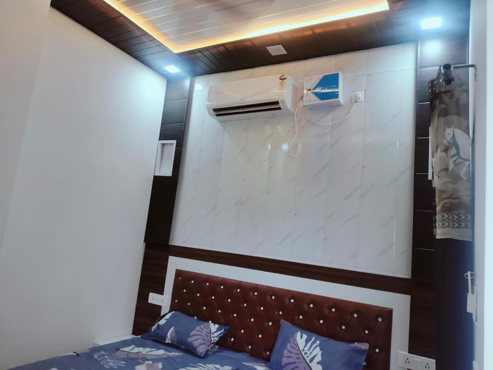 Goenka Home Stay Barsana Chhata Kültér fotó