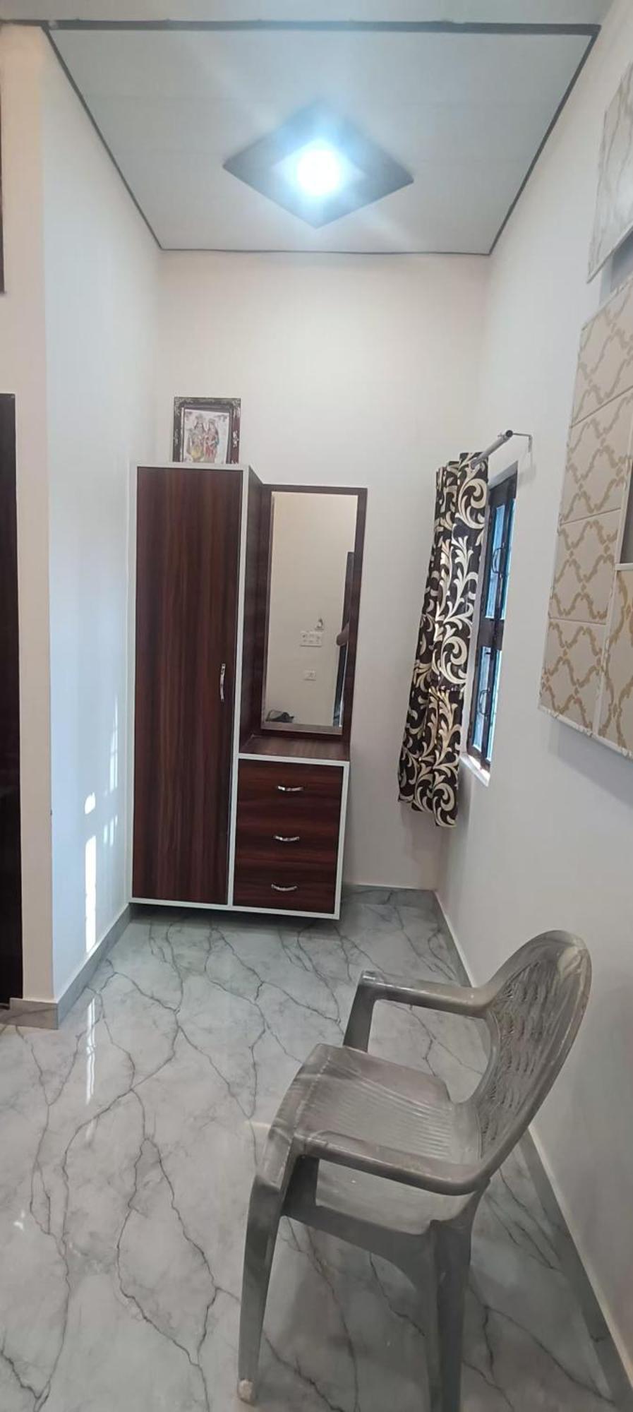 Goenka Home Stay Barsana Chhata Kültér fotó