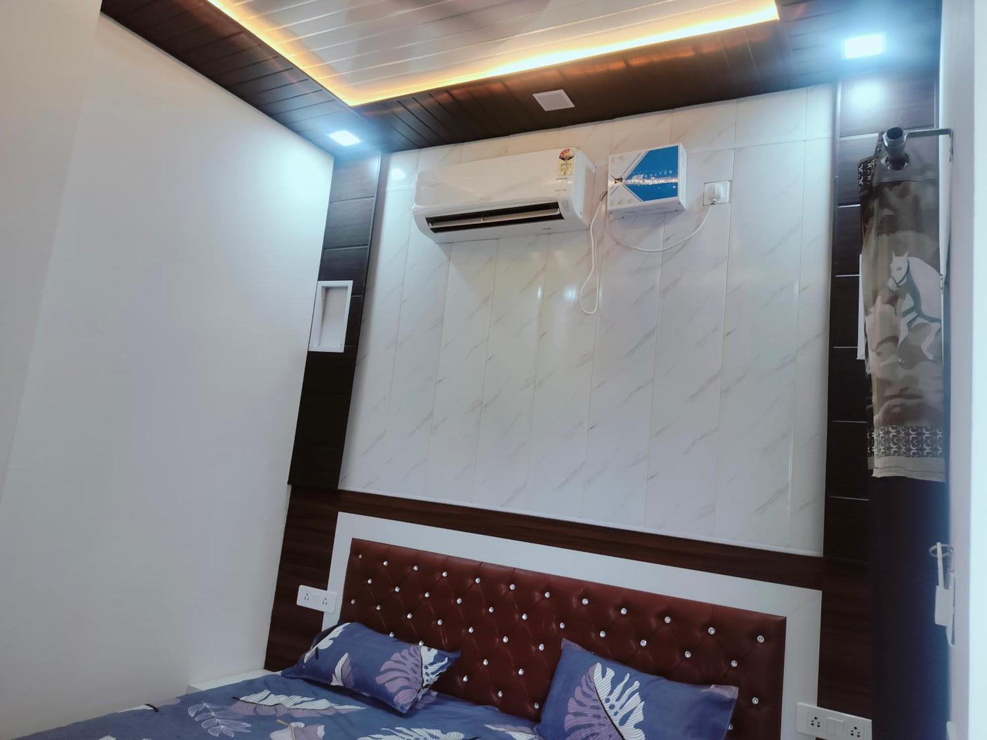 Goenka Home Stay Barsana Chhata Kültér fotó